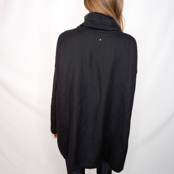 CUYANA Alpaca Oversized Turtleneck Sweater 0709 - Picture 4 of 8